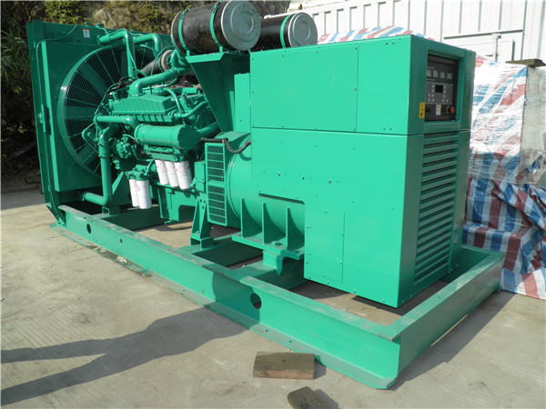 铜仁出租发电机 发电机组厂家：柴油发电机组的控制屏的作用是什么？